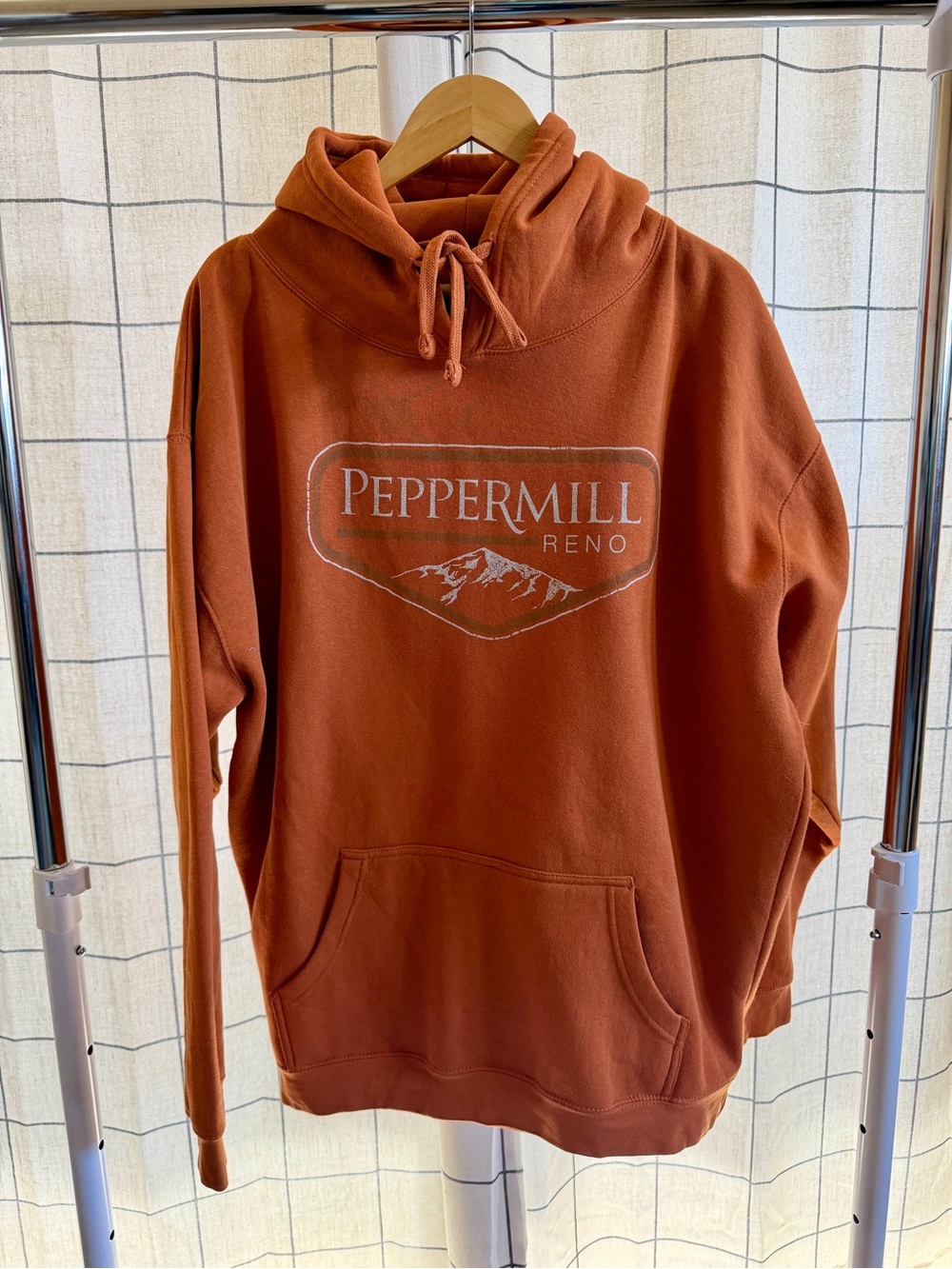 Peppermill Reno Casino Rust Orange Pullover Hoodie XL Ouray